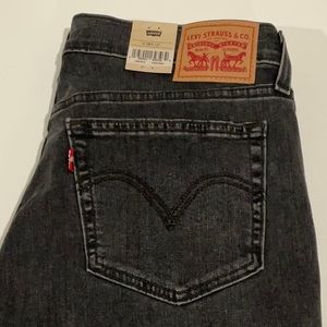 New with tags Levi’s boyfriend jean